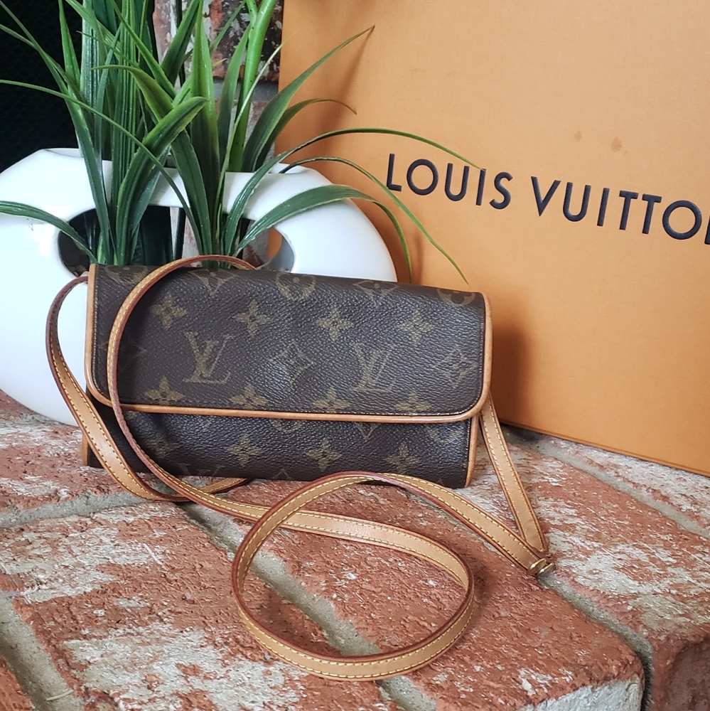 Louis Vuitton Twin Pochette Pm
